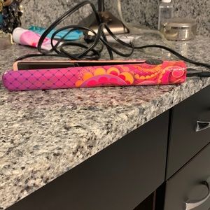 Fahrenheit hair straightener